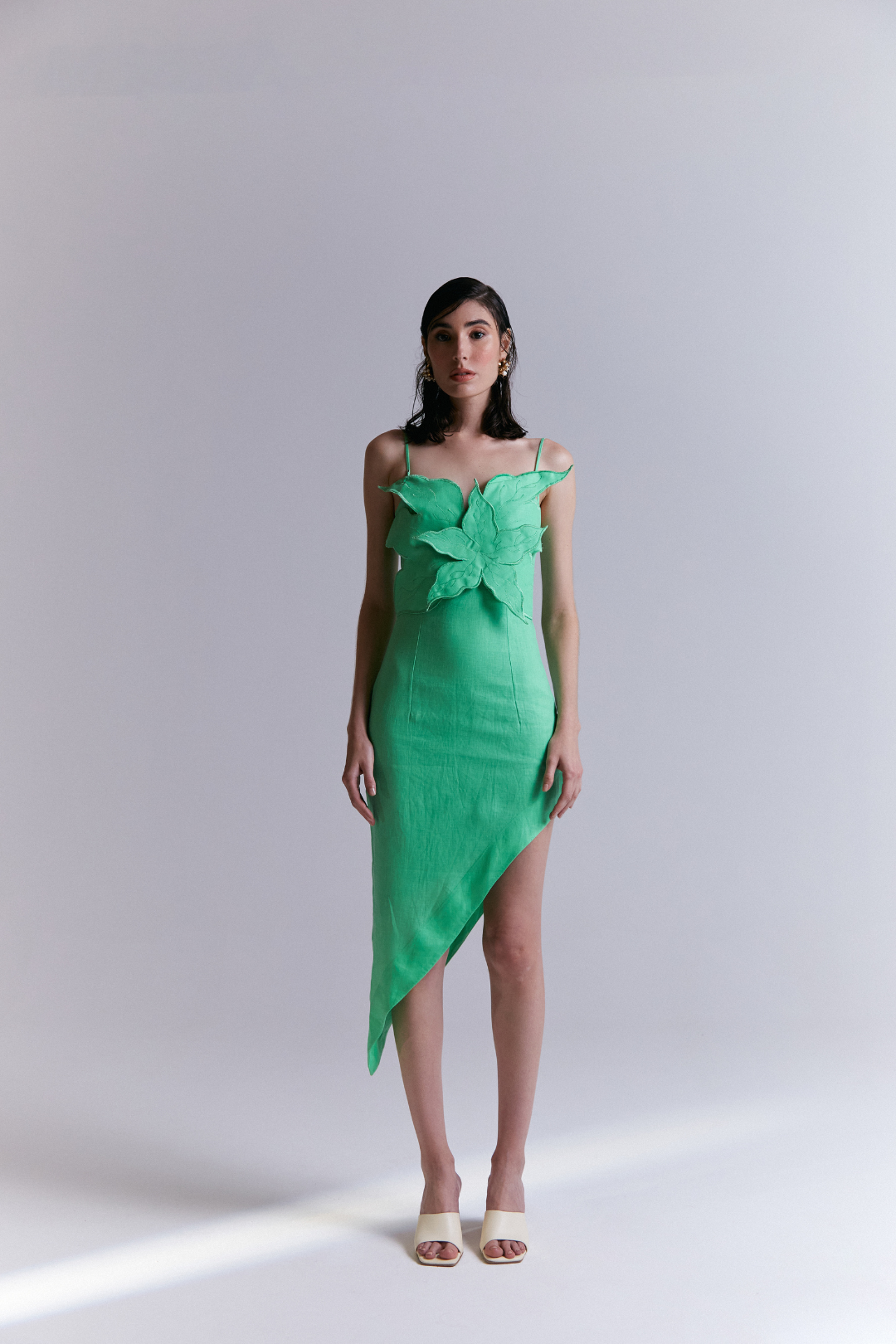 Vestido Linho Flor 3D Bordado Verde